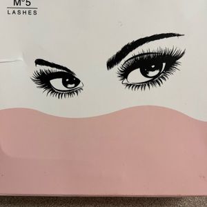 New magnetic eyelashes! Just open box to display. Absolutely beautiful! No tags